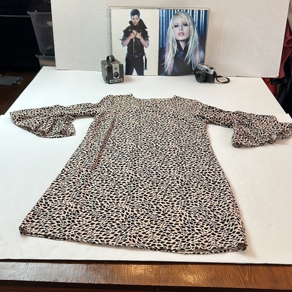 H&M Animal print shift dress with flared sleeves - Picture 3 of 8